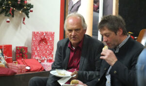 Mehr über den Artikel erfahren Weihnachtsfeier mit massivem Zickenalarm 2015