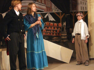 Oliver beim Sargmacher © OVTP / gp