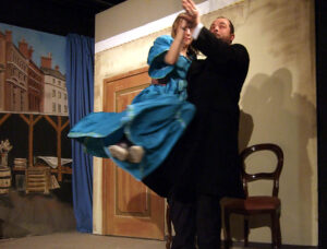 Ein fröhliches Tänzchen in der Unterwelt Londons © OVTP / gp