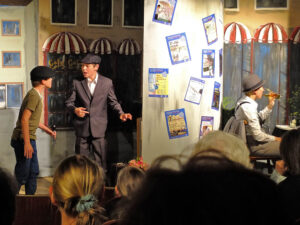 Emil und Gustav haben Herrn Grundeis entdeckt © OVTP / gp