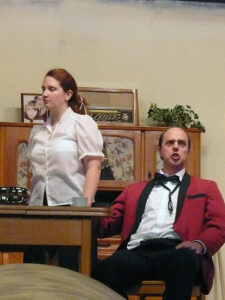 Inges Schatz Adam hat sich etwas zu viel Mut angetrunken. © OVTP / rh