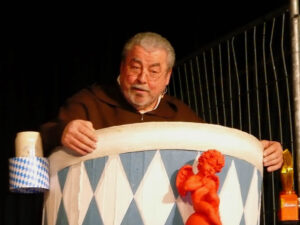 Bruder Servatius bei der Starkbierpredigt © OVTP / rue