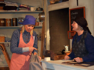 Die Suitnerin begegnet Gretl mal liebevoll mal sehr harsch. © OVTP / gp