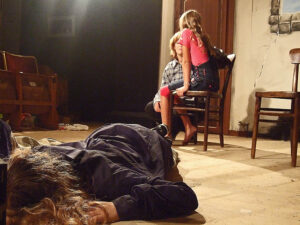 Mo und Meggy beraten, was zu tun ist: Den Bösewicht Basta haben sie ja erst mal ausgeschalten © OVTP / gp, mib, da