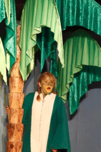 Das Urmel sieht gefährliche Seeungehäuer - © Karlheinz Steinberger, Pzbg