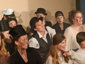 Abschlusslied und Tanz © OVTP / gp