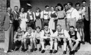 Die „Penzberger Zithergemeinschaft“ unter der Leitung von Ludwig Wriesnik, Bild aus dem Jahre 1944 © OVTP