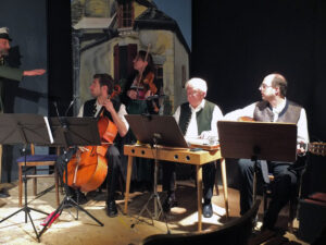 Wieder wurde die Inszenierung vom Ensemble "Herrschaft!Sait'n" begleitet und kommentiert © OVTP / mib