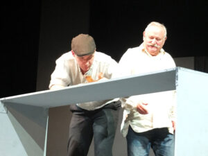 Mathias bekommt nach der Haft eine Chance bei einem Schreiner, der sehr zufrieden mit ihm ist - nur die Gesellschaft lässt ihm diese Chance nicht... © G. Prantl