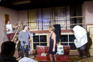 Jetzt fängt der Einbrecher auch noch zu diskutieren an, anstatt abzugehen. © N. Allnoch / OVTP