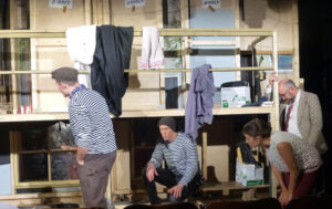 Die Nerven liegen Blank - wenigstens geht hinter der Bühne keiner einem anderen an die Gurgel. © N. Allnoch / OVTP