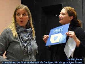 Die Mitglieder spendieren der Vorstandschaft zum Dank ein griabiges Essen. © OVTP