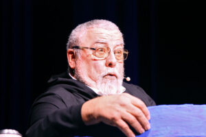 Da wundert sich der Bruder Servatius (Rainer Hofmann) © D. Allnoch / OVTP