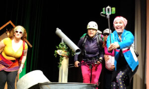 So benehmen sich die Großstadtzicken auf der Alm. (B. Buchczyk, B. Calliari, A. Gsimsl, M. Rössle) © G. Prantl / OVTP