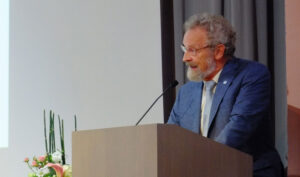 Der 2. Bgm. von Penzberg Dr. Johannes Bauer sprach über Penzberger Geschichte und die Vereinsvielfalt © G. Prantl / OVTP