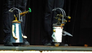 "Zusammenstoß" - Marionettentheater Kleine Spiel München © G. Prantl / OVTP