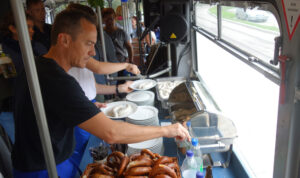 Mit der Tram durch München - nicht ohne Weißwürst © G. Prantl / OVTP