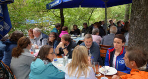 Mittagessen im Augustiner-Biergarten - gemütlich und empfehlenswert © G. Prantl / OVTP
