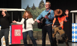 Markus Bocksberger singt gefrustet über die Zustände in Penzberg. ©gp/ovtp