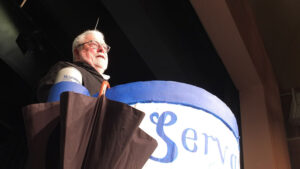 Servatius braucht jetzt einen Regenschirm, weils beim Stadtfest immer regnet. © gp/ovtp