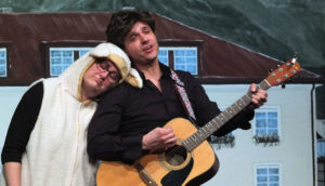 Das Lied vom SUV-Fahrer der dank Hanni, dem Schaf, Veganer und Klimaschützer wird © gp/ovtp