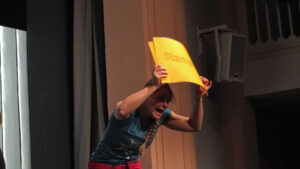 Shakira stimmt das Publikum auf Jubel ein © gp/ovtp